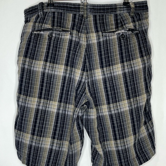 Tommy Bahama Striped Linen & Silk Blend Shorts - Picture 2 of 4